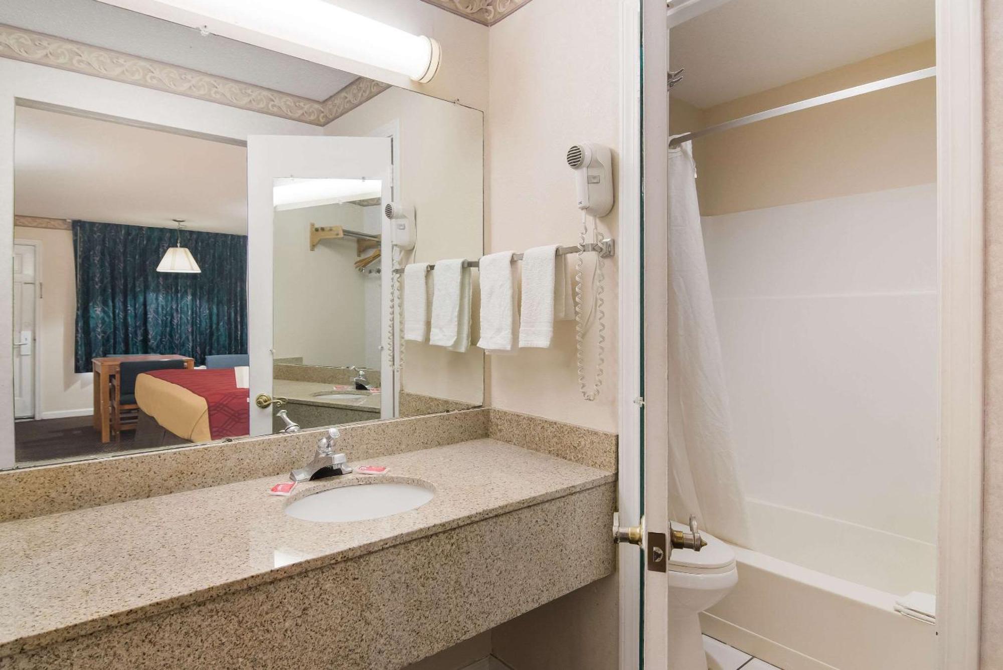 Econo Lodge Calhoun North Damascus Dış mekan fotoğraf